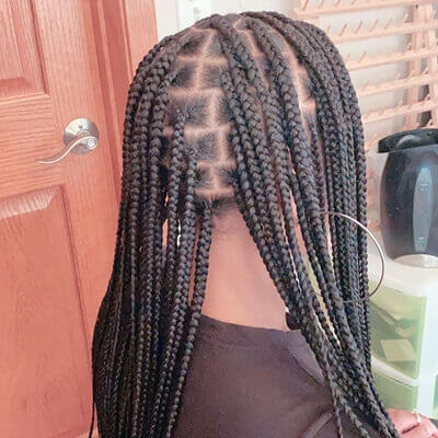 Featured image of post Styling Medium Knotless Braids : The beloved protective style can be.