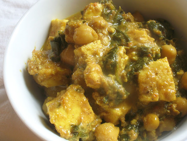 Paneer and Spinach in a Spicy Tomato Sauce with Chickpeas (Paneer Palak)