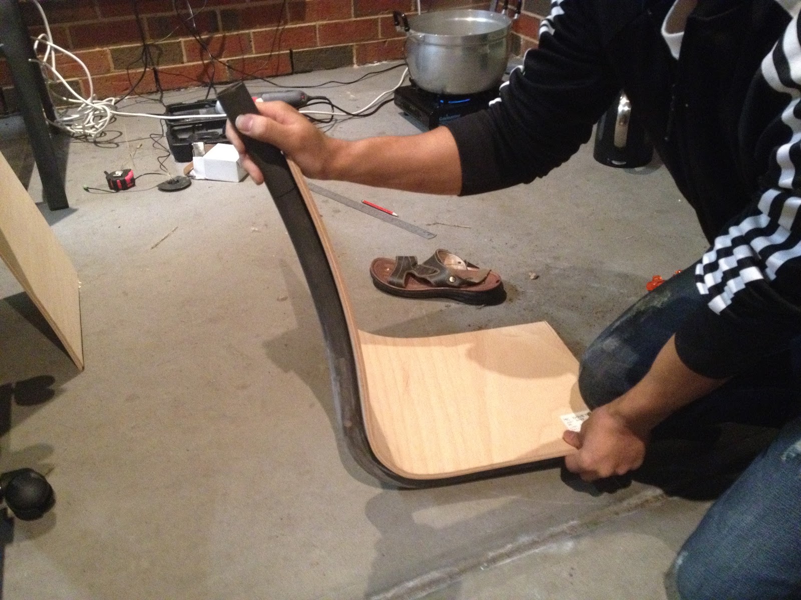 HD3D002 Furniture Design: steaming and bending plywood experimentation