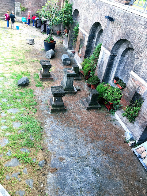 cat-sanctuary-testaccio Cemetery-For-Non-Catholic-Foreigners-Rome