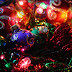 Wallpapers de Navidad - Feliz Navidad - Esferas navideñas de distintos colores 
