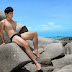 Phillip Hùynh sexy cùng biển