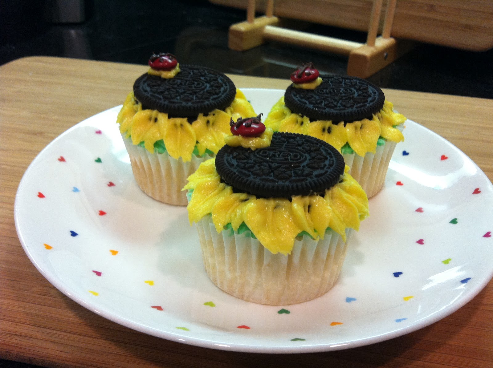 Falling in love with baking Sunflower cupcakes