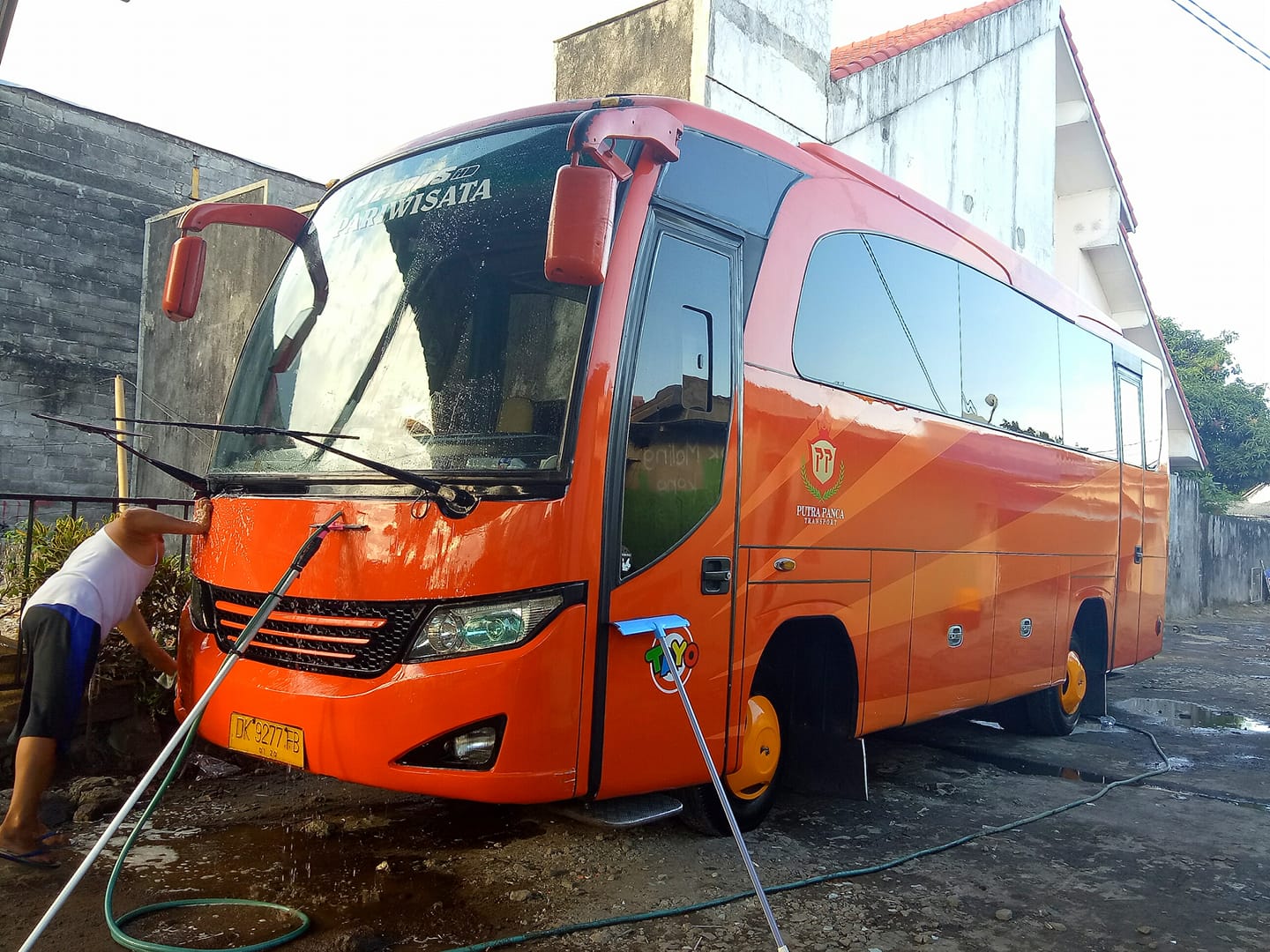 Jelajah Kota Semarang dan Sekitarnya: Panduan Lengkap Bus Pariwisata Terpercaya