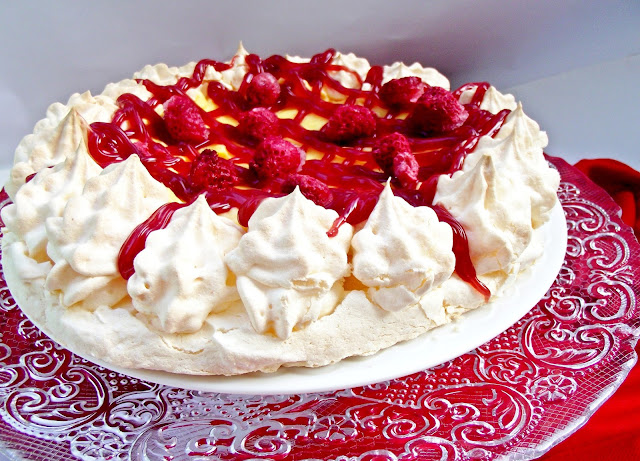 Pavlova cu cremă de lămâie