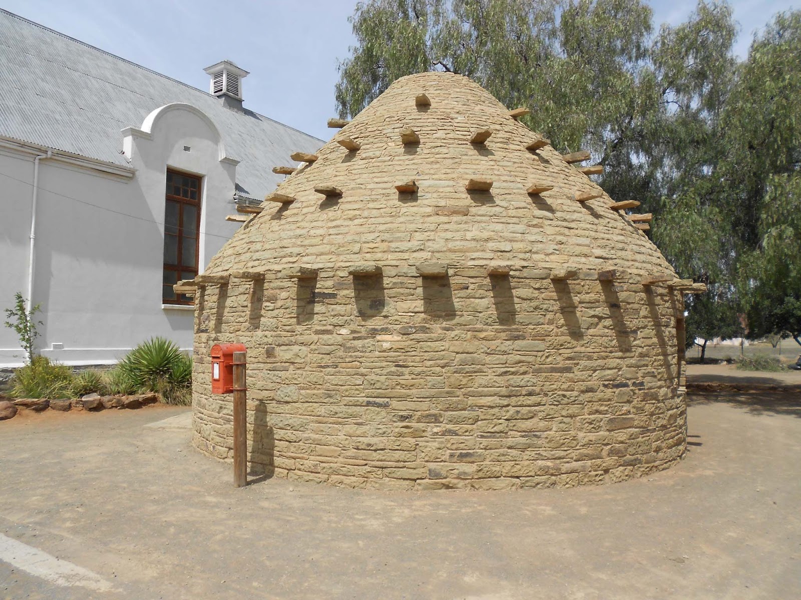 Carnarvon Corbelled Houses and a Monument