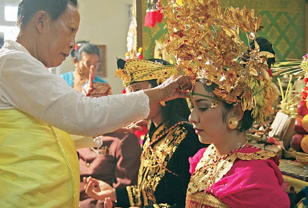 Rangkaian Prosesi Pernikahan Adat Bali.