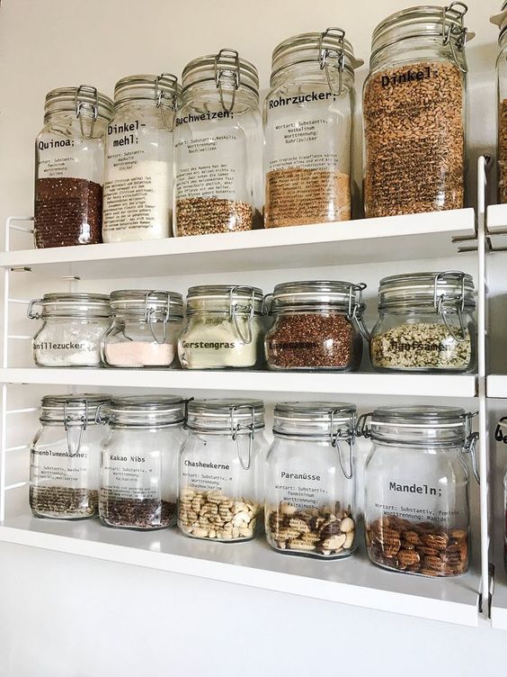 How To Organize Your Pantry Using Mason Jars / Home Decor & Weddings