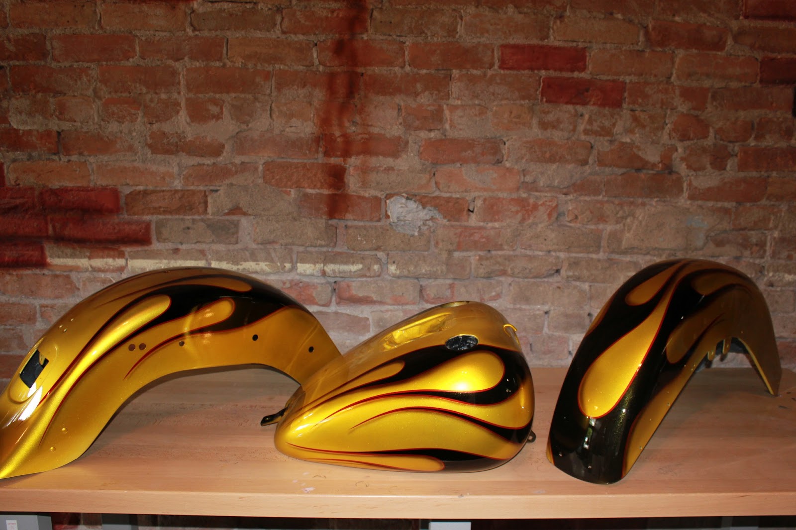 Online Motorcycle Paint Shop: Candy gold base with Black classic flames