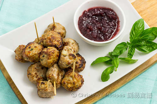 Meatballs with Cranberry Sauce03
