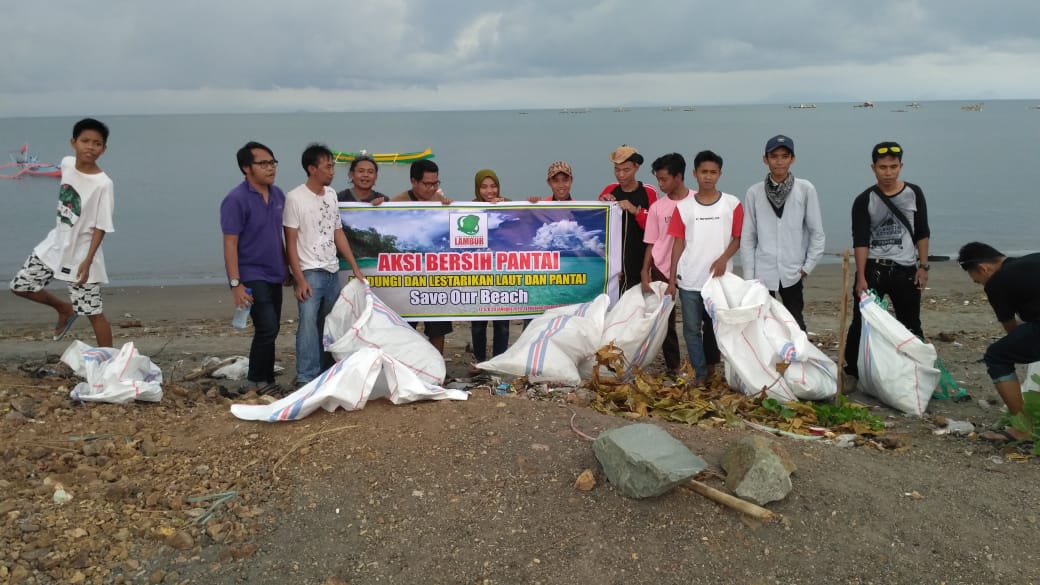 Kegiatan Bersih Pantai Lungkak Bersama Lambur Community Kegiatan Bersih Pantai Lungkak Bersama Lambur Community