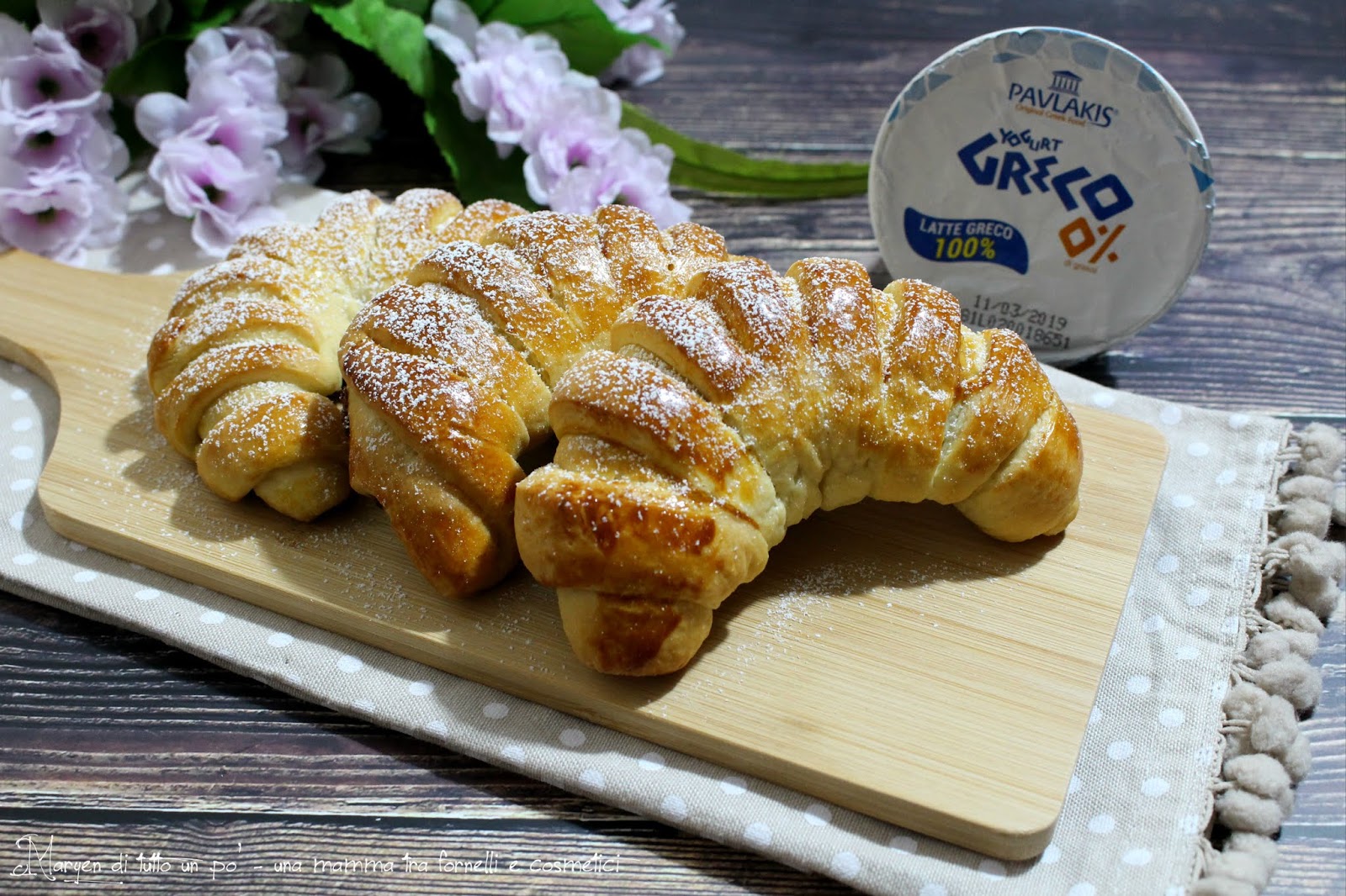 DI TUTTO UN PO' BRIOCHES ALLO YOGURT GRECO FARCITE CON MARMELLATA DI