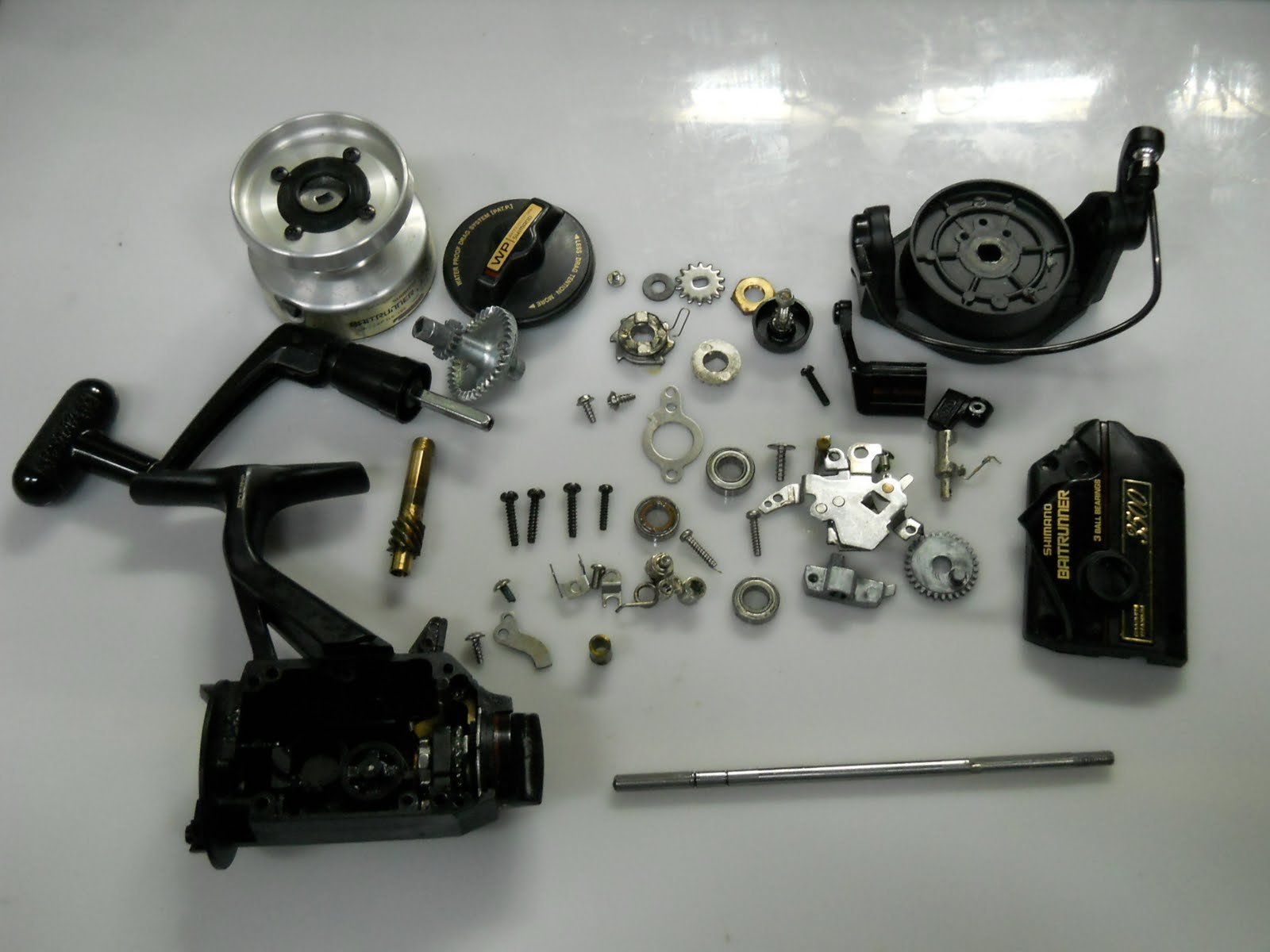 SHIMANO BAITRUNNER 3500 ~ Xeno Reels Service And Repair