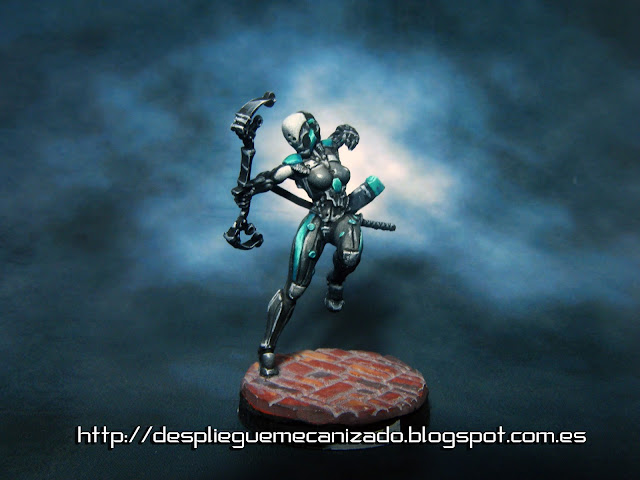 Ninja arco táctico, miniatura exclusiva del pack Red Veil del wargame Infinity imagen de un ninja con arco táctico del juego Infinity