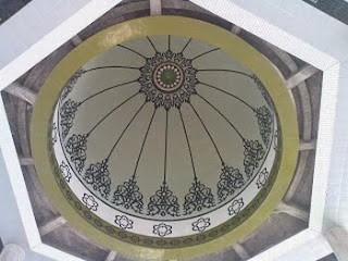 Ornamen Plafon Kubah, Kubah Masjid, Desain Kubah, Kubah Motif, Kontraktor Kubah Masjid, Kubah Murah, Kubah Galvalum, Kubah Enamel, Kubah Stainless Steel, Kubah Moderen, Harga Kubah, Canopy, Ventilator, Baja Ringan
