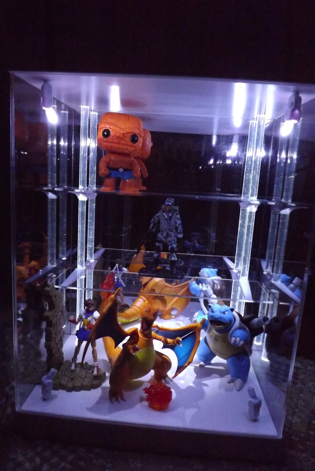 Koala Action Figures Legend Studio Master Light House Display Case 03