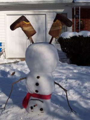 lustige Bilder Schneemann lustige Bilder Schneemann steht auf dem Kopf