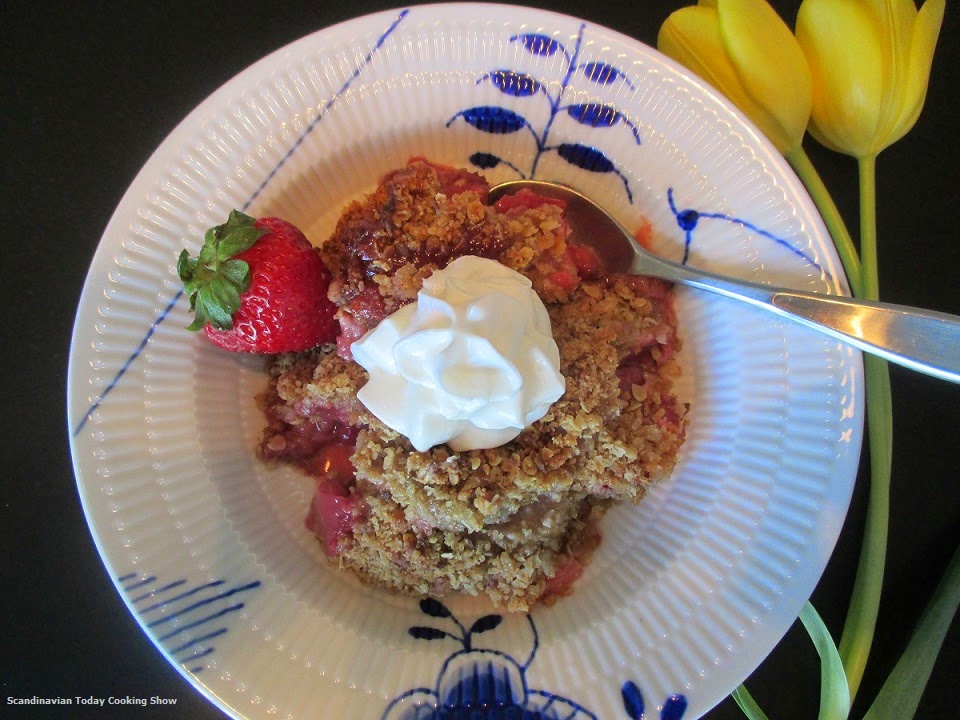 Scandinavian Today Cooking Show Strawberry Rhubarb Almond Crisp