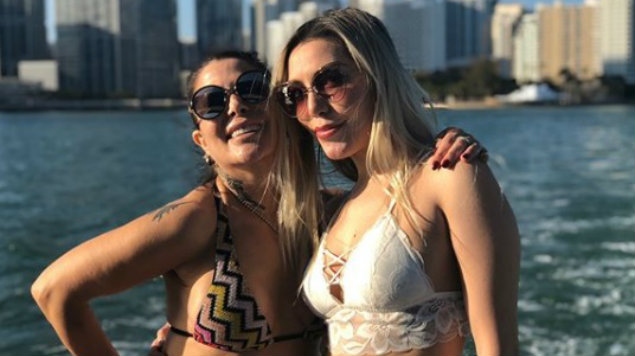 Alejandra Guzmán y su hija se "enfrentan" en guerra de bikinis en Instagram