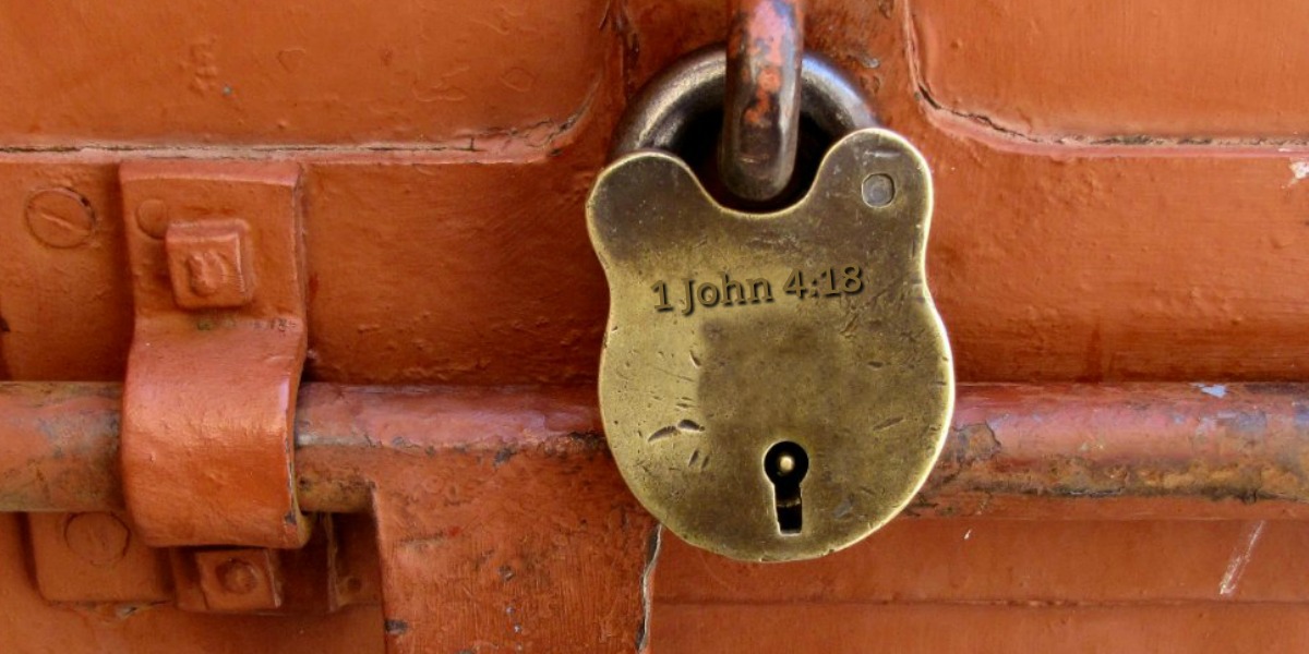 1 Minute Bible Love Notes What Love Locks Out sermons-oakhurst-evfree