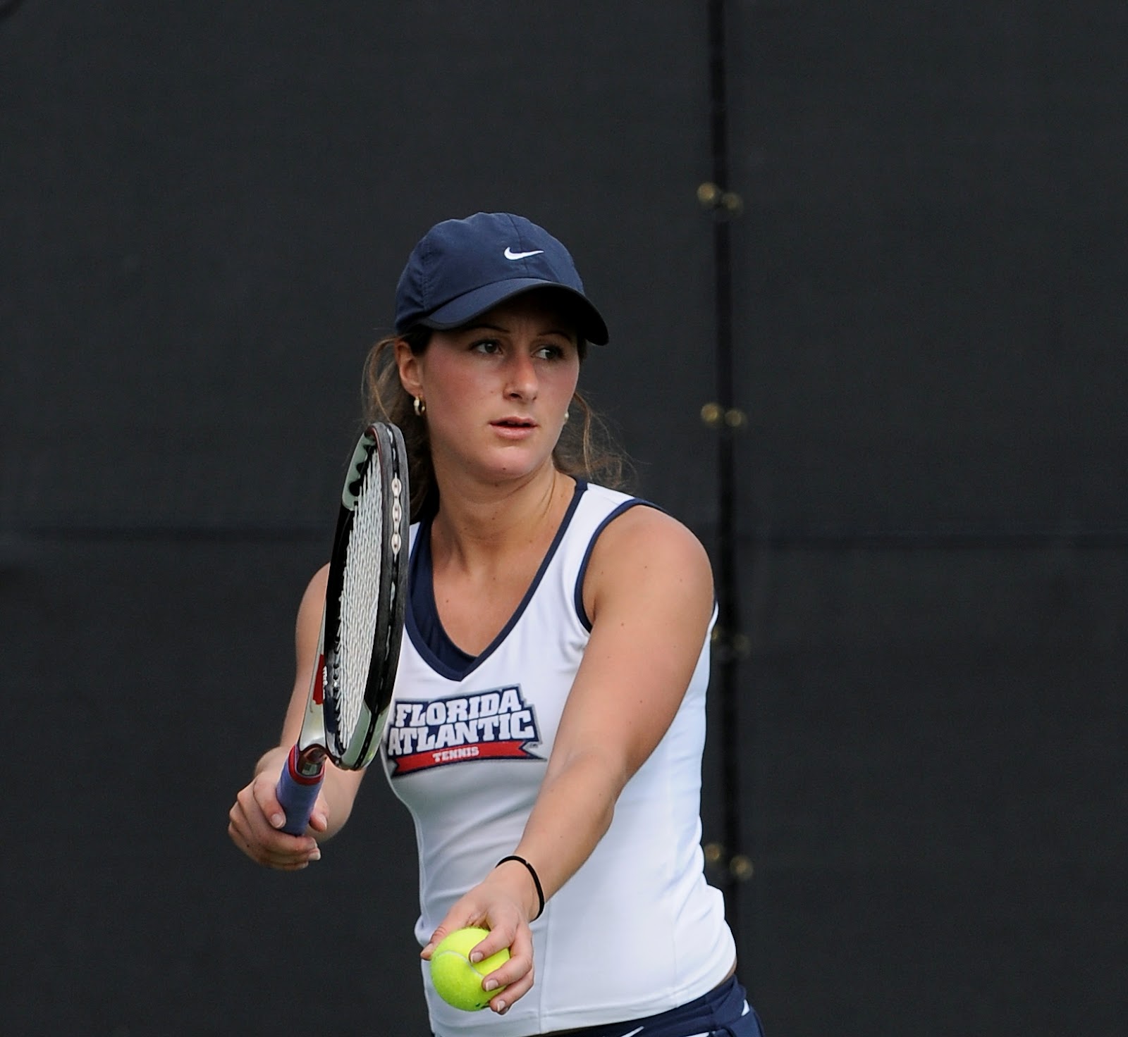 Fashion Style Design and Quality Women's Athletic Wear Plays Major