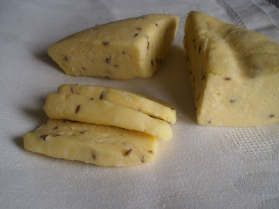 Mājās siets Jāņu siers