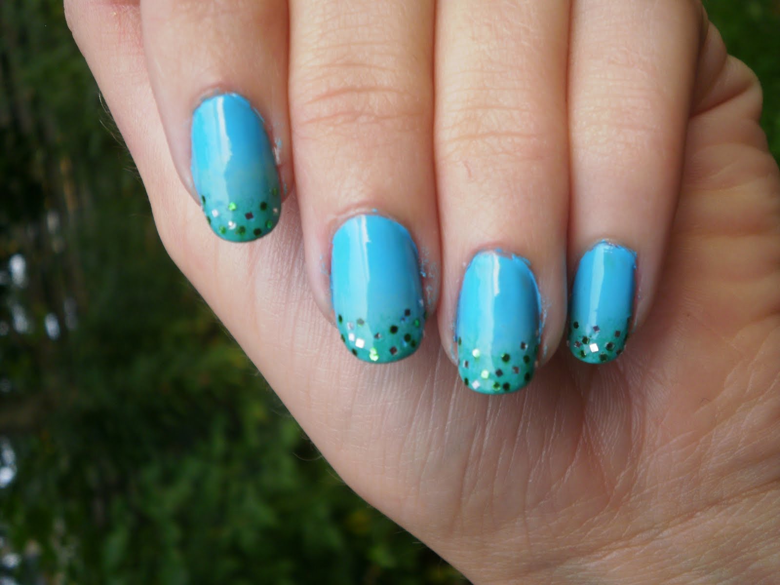6. Glittery Mermaid Nails - wide 5