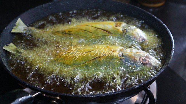 Ikan Selar Goreng Berlado Yang Sangat Sedap - Azie Kitchen