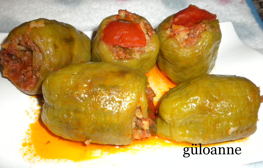 ETLİ BİBER DOLMASI GÜLO ANNE MUTFAKTA