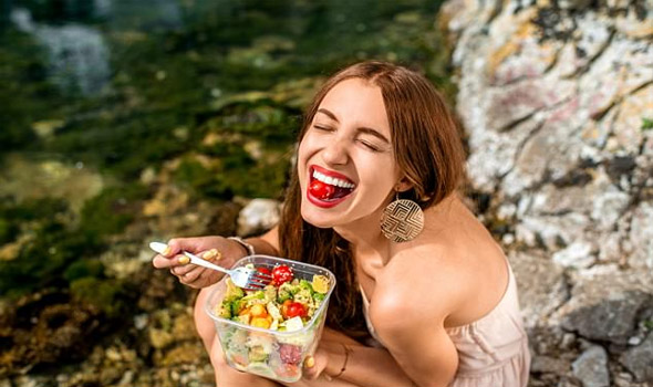 5 أطعمة لـ تحسين المزاج السيء