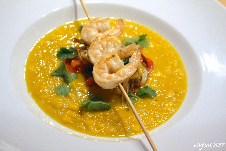 WesFood - Herr Westerhausen kocht ...: Karotten-Mais-Suppe mit Kokosmilch