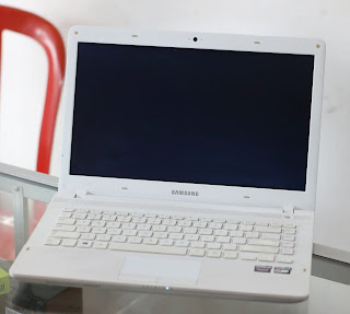Laptop Second Samsung NP275E4V-K01iD