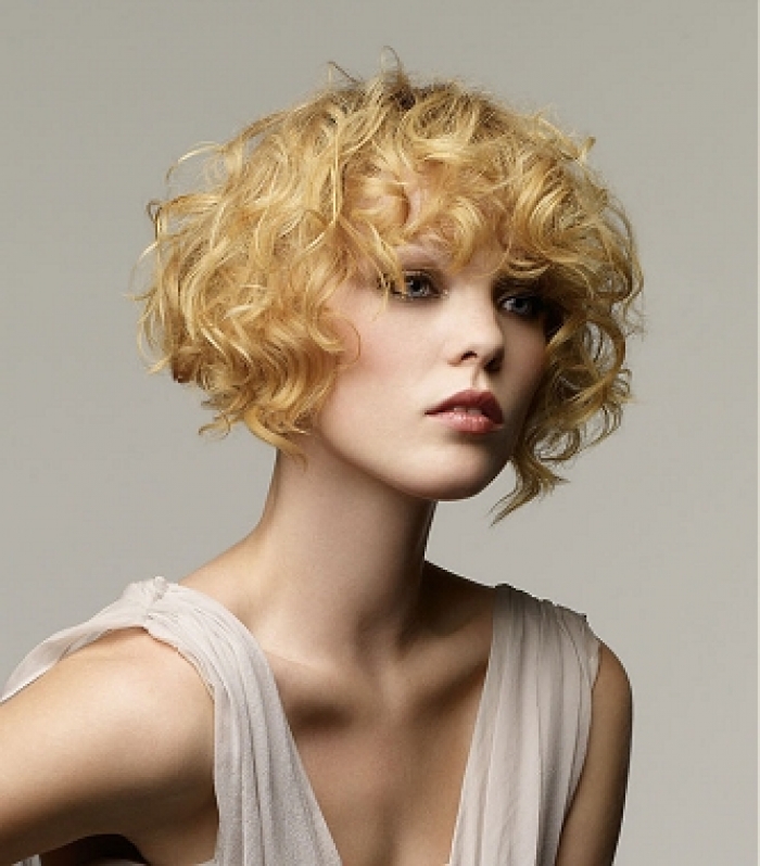 Natural wavy short layered hairstyles Natural wavy short layered hairstyles