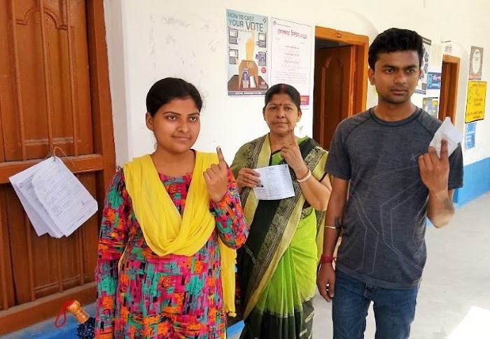 ইভিএম বিকল, বিজেপি তৃণমূল সংঘর্ষ, ছাপ্পা ভোটের অভিযোগ সত্ত্বেও নির্বিঘ্নে ভোট বর্ধমান জেলায়
