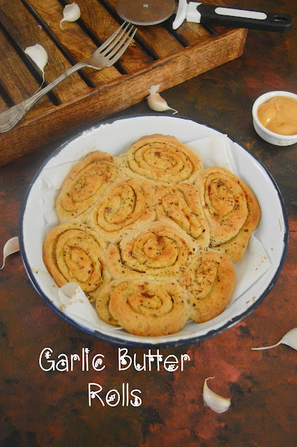 Garlic Butter Rolls Recipe | Pull apart Garlic Rolls