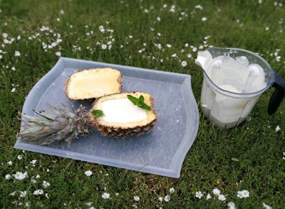 Brasilianische Ananas mit Kokos und Cachaça Brasilianische Ananas mit Kokos und Cachaça