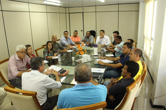 PREFEITO BRASILEIRO REDUZ SECRETARIAS DE DOZE PARA DEZ