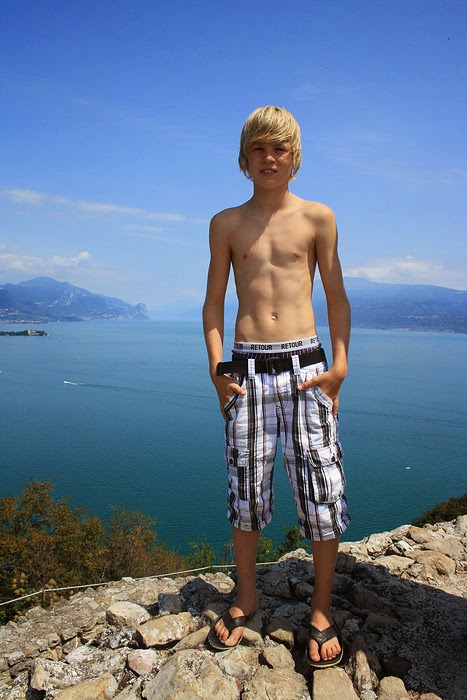 Boy with sandals Clearance