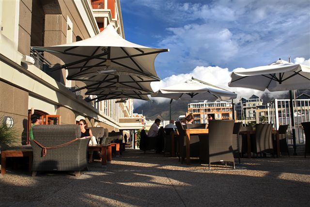 COCKTAILS AND VIEWS CAPE TOWN