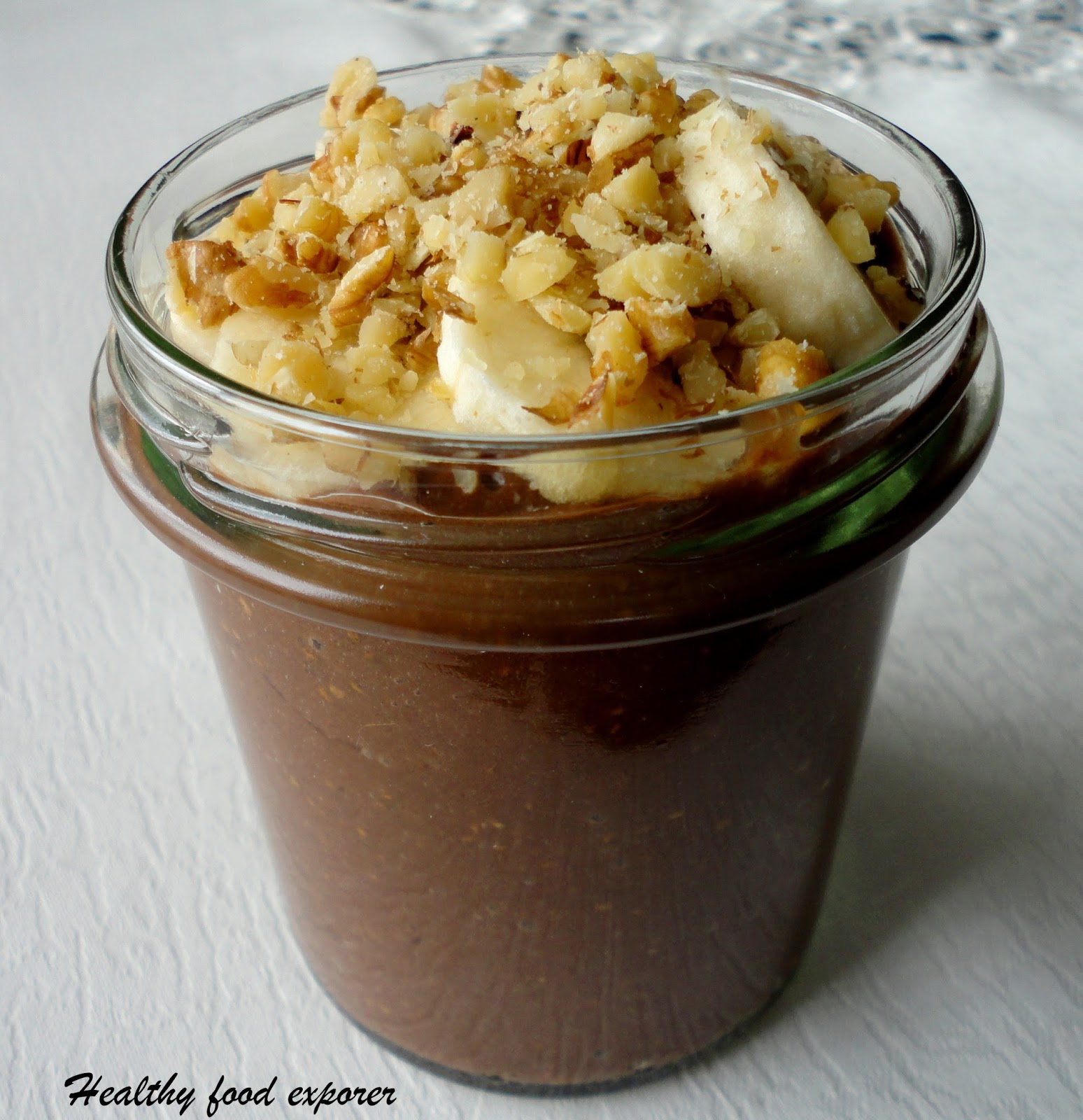 Healthy food explorer Czekoladowy pudding chia z bananem i orzechami