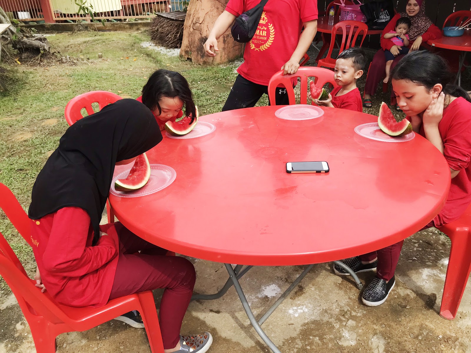 Acara Sukaneka Game Kelakar Untuk Family Day