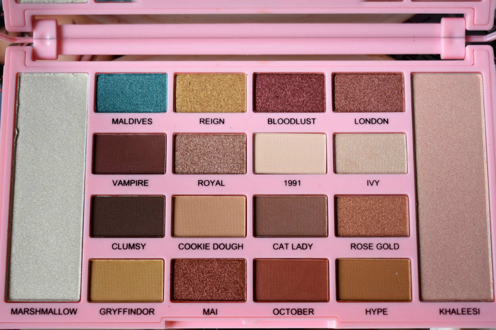 revolution x kisu eyeshadow & highlighter palette