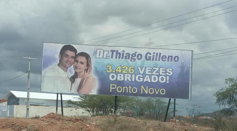 PONTO NOVO: Por perseguição, prefeito manda derrubar PLACA com propagandas do Dr. Thiago Gilleno. PONTO NOVO: Por perseguição, prefeito manda derrubar PLACA com propagandas do Dr. Thiago Gilleno.