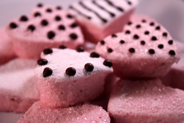 Strawberry marshmallows