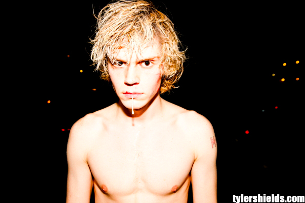 Evan Peters Real Porn - Gay Message Board & Chat - Free Gay Porn