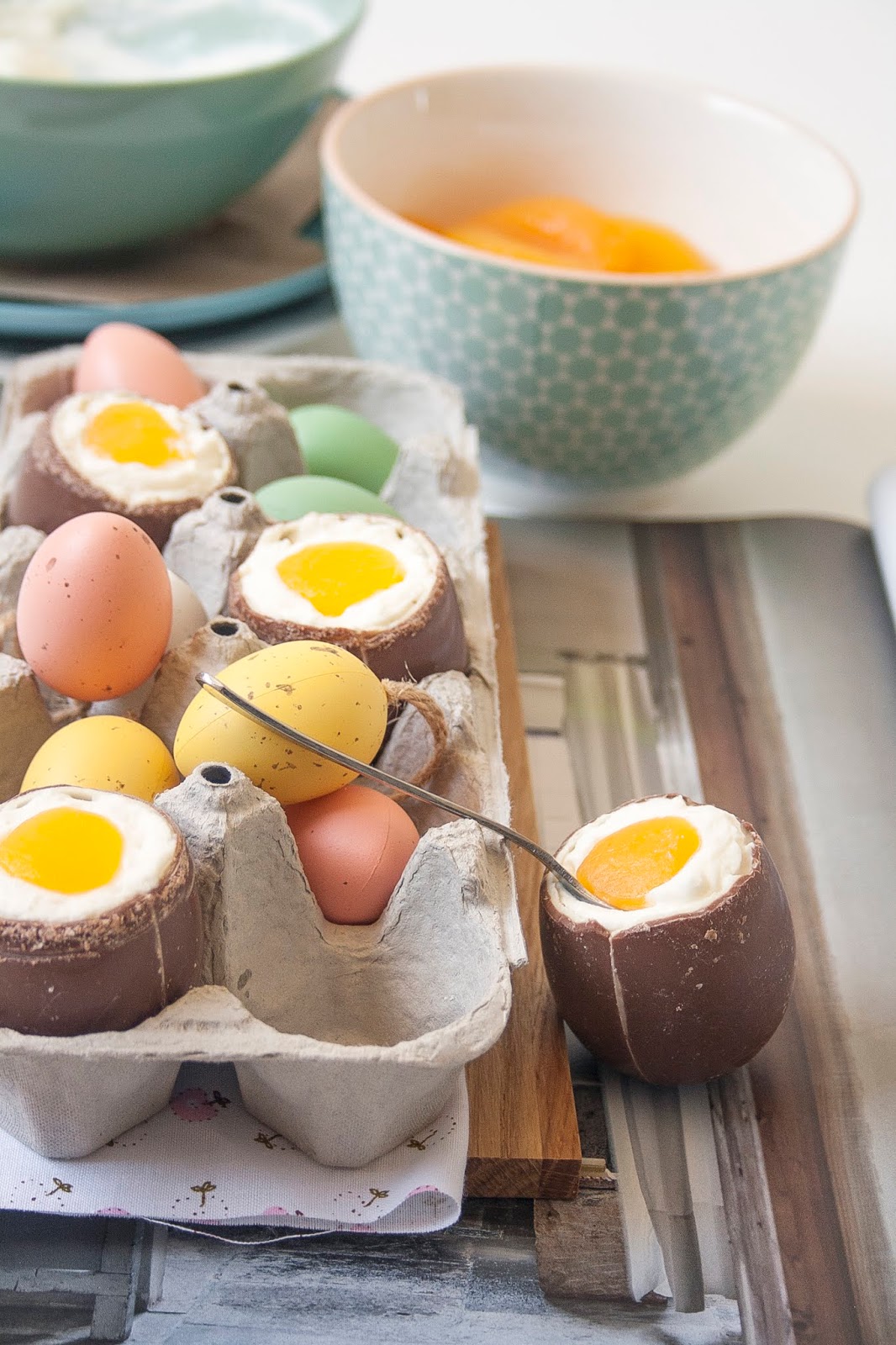 Uova di cioccolato alla coque per Pasqua