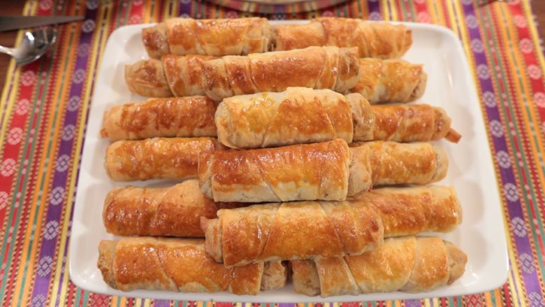 Nurselin Mutfağı ISPANAKLI BÖREK Tarifi Nurselin Mutfağı ISPANAKLI BÖREK Tarifi