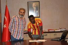 Oficial: El Kayserispor firma a Badji