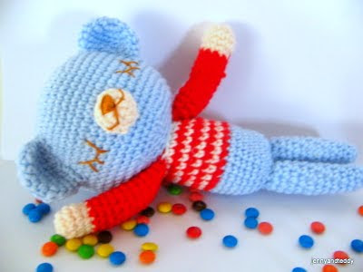 Easy crochet sleepy bear free amigurumi pattern.