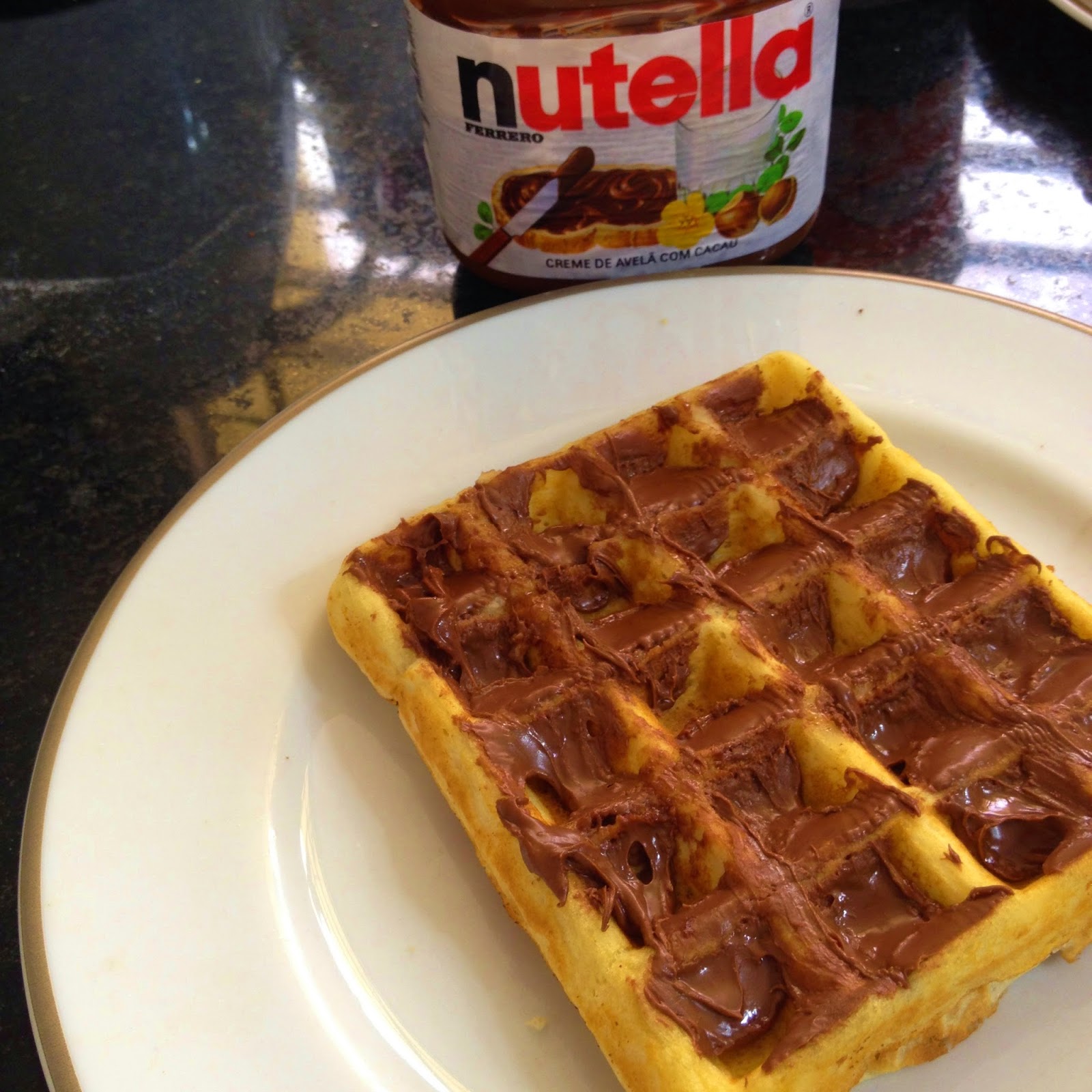 Vivi, me dá a receita? Waffle com Nutella